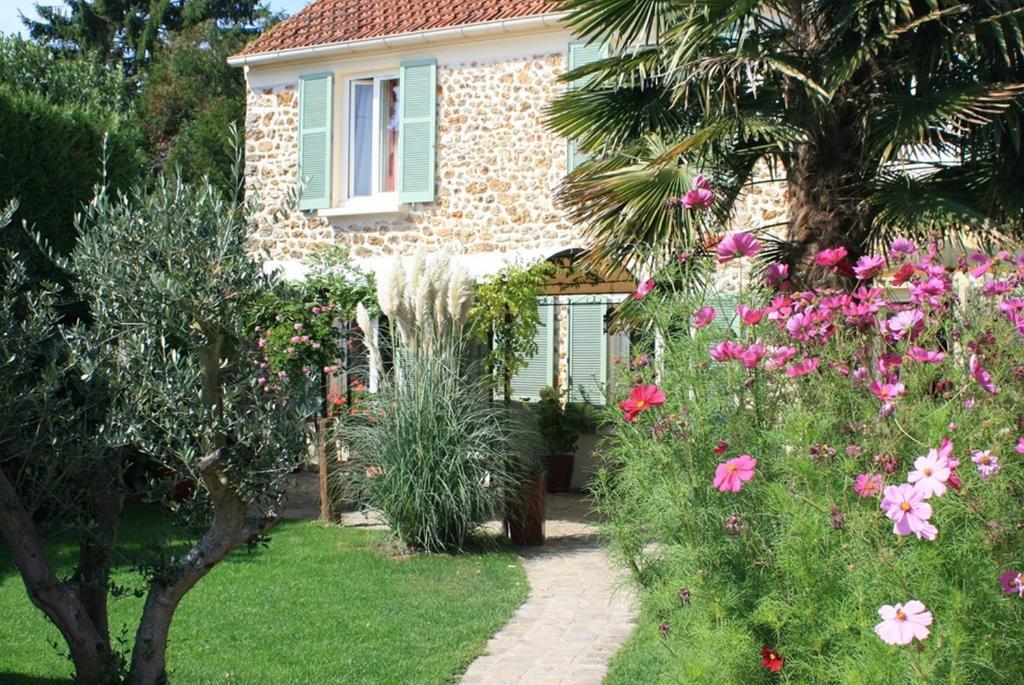 Le Petit Nailly Hébergement de vacances *